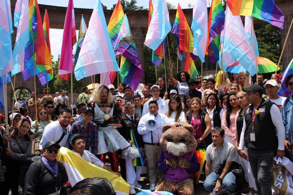 Participa primer diputade del Edoméx en la Marcha del Orgullo LGBTTTIQANB+