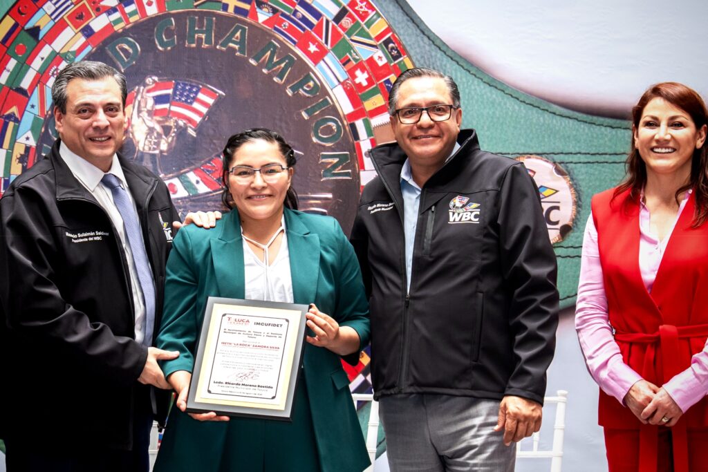Se retira «La Roca» Zamora», rinde alcalde de Toluca homenaje a la tricampeona del CMB