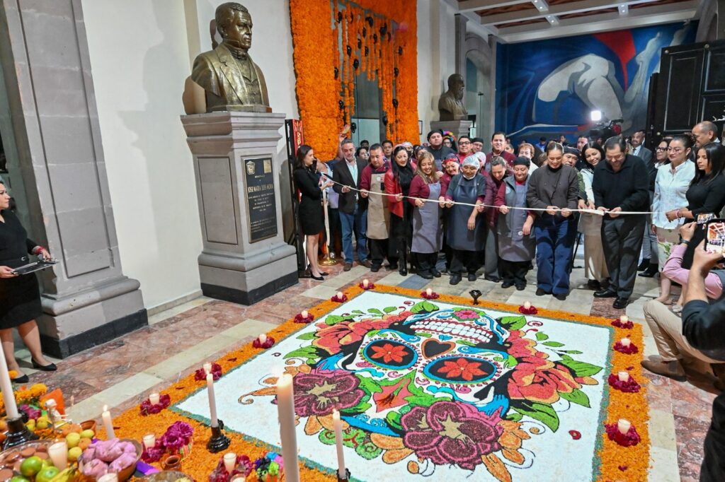Congreso mexiquense honra el Día de Muertos con tradicional ofrenda