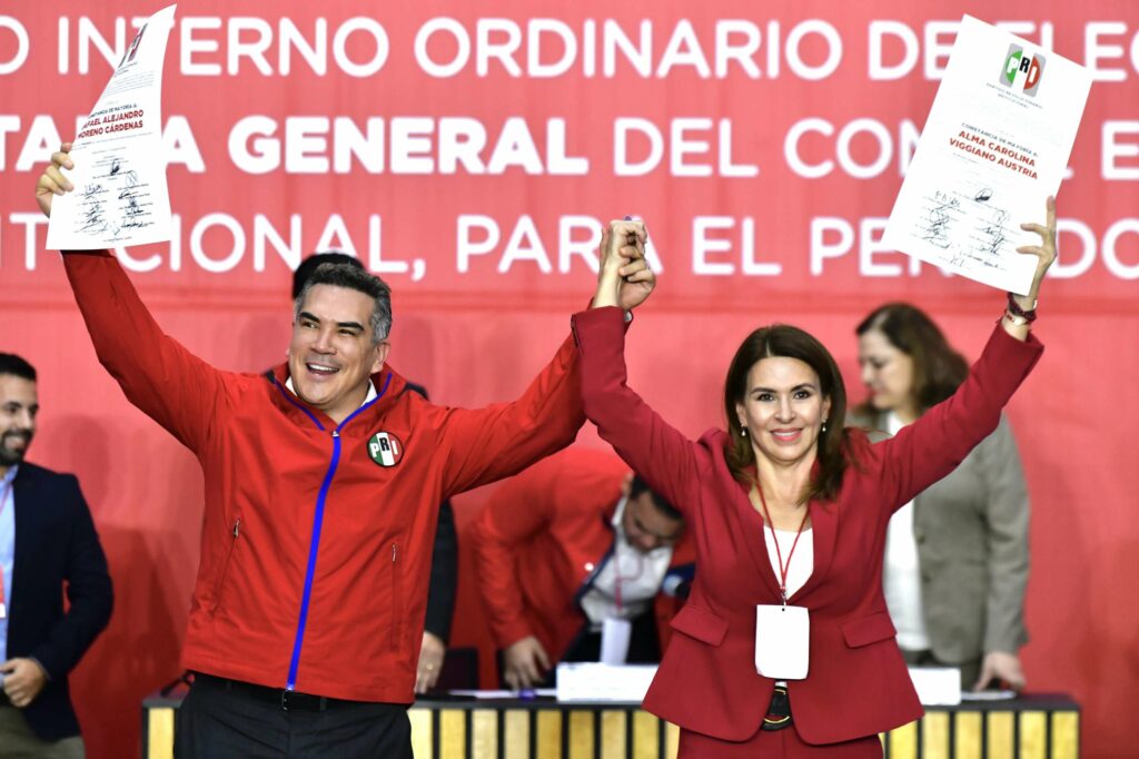 Sin sorpresas, Alito y Carolina Viggiano se reeligen como presidente y secretaria general del PRI