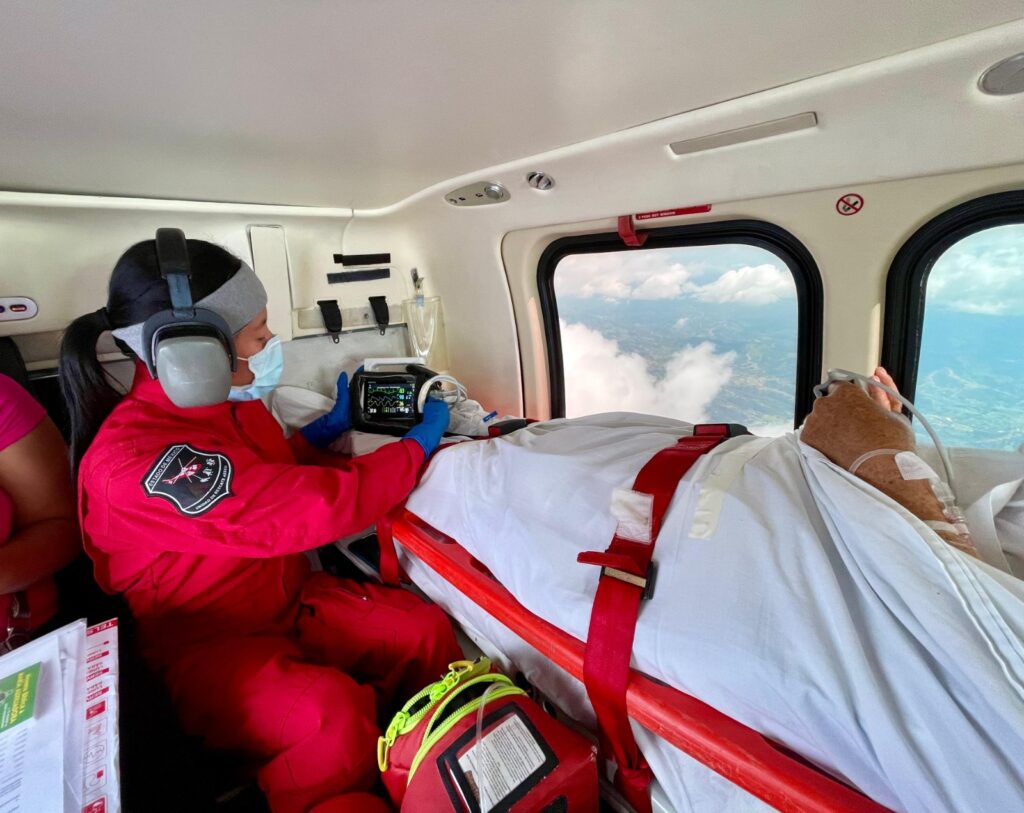 “Relámpagos” trasladan a tres mexiquenses en situación crítica a hospitales de alta especialidad
