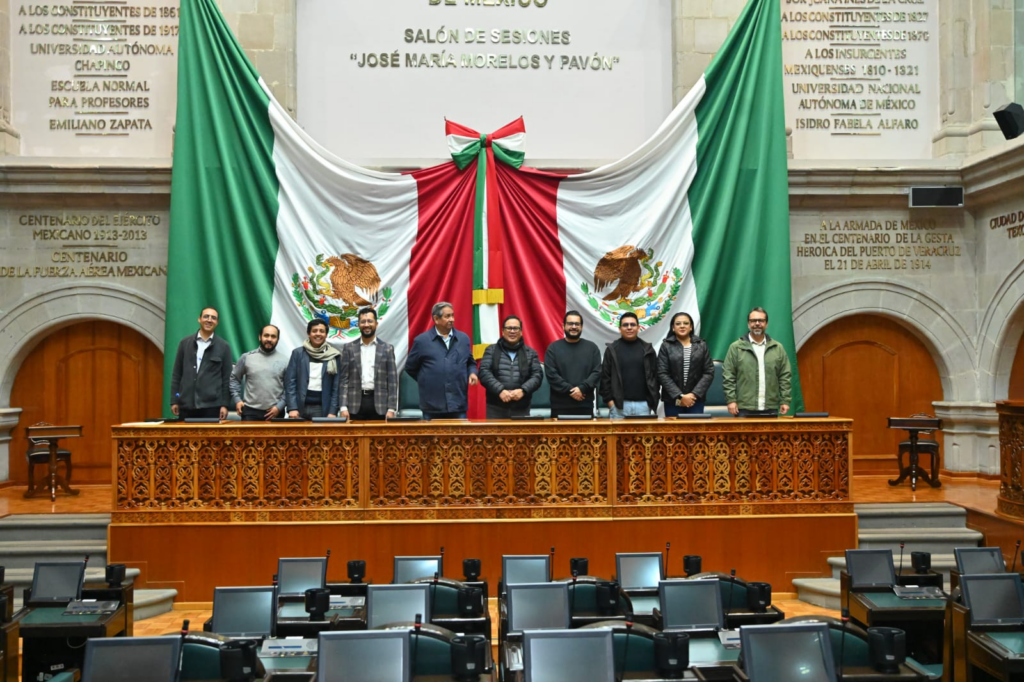 Promueve Martha Camacho quehacer legislativo entre el estudiantado