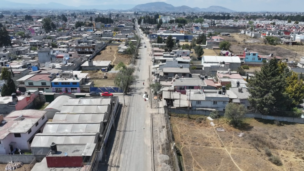 Avanza reconstrucción de la avenida Lombardo Toledano en Toluca
