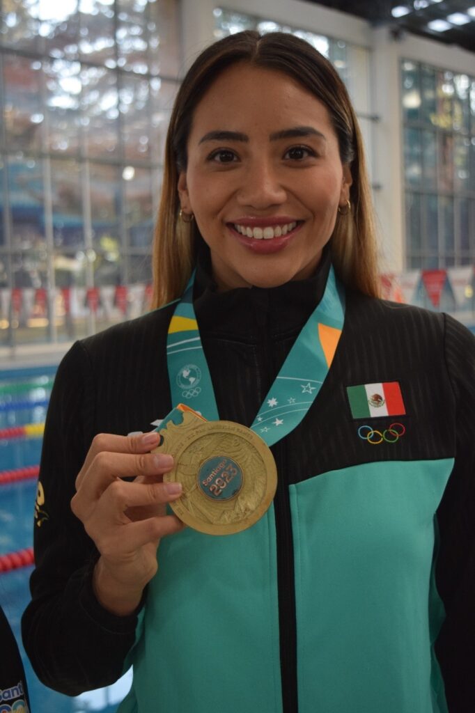 Lista Samantha Rodríguez para competir con el equipo mexicano de natación artística en París 2024