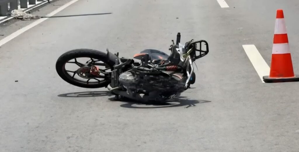 Motociclista fallece tras caer de puente en la autopista San Cristóbal–AIFA