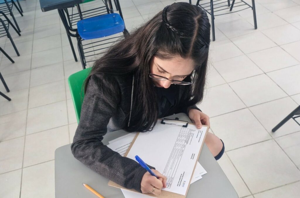 Talento mexiquense brilla en olimpiada internacional de matemáticas con 24 preseas