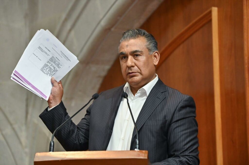 Diputados piden a Barrera Díaz dimitir como rector de la UAEMéx