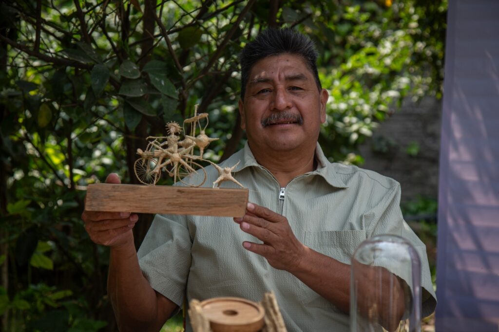 Miniaturas de tule: identidad viva en el Edomex