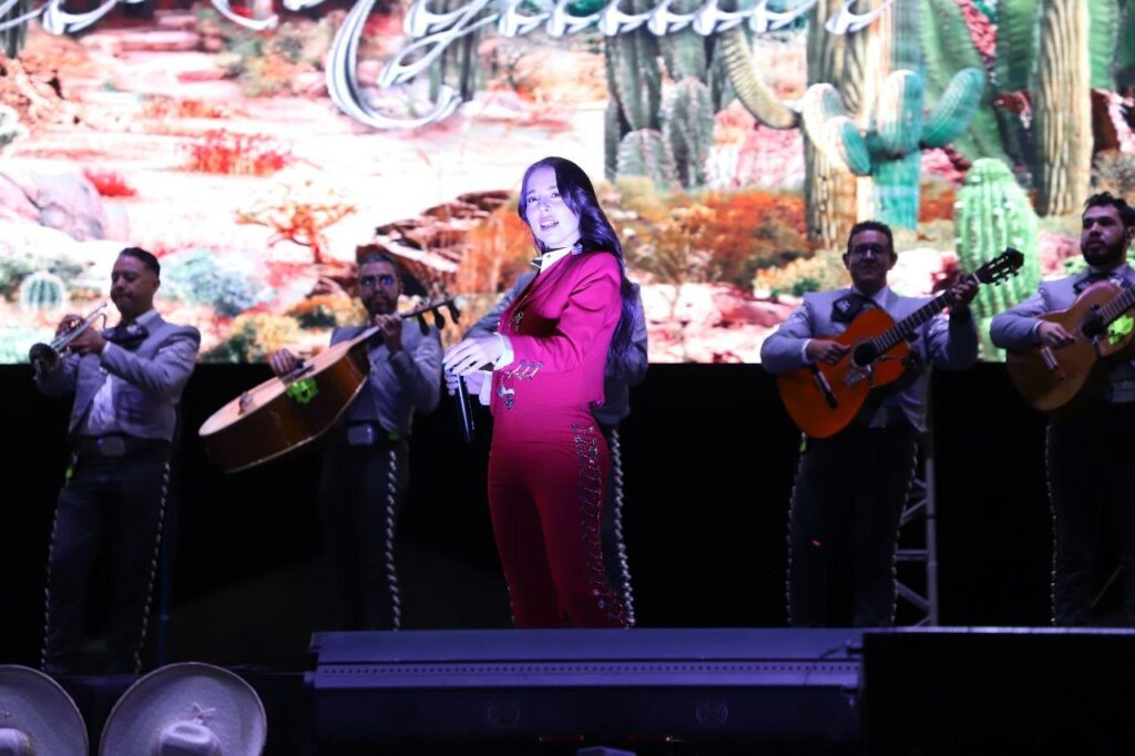 Acuden más de cien mil personas al recinto ferial de Tecámac; cerrará este fin de semana con broche de oro