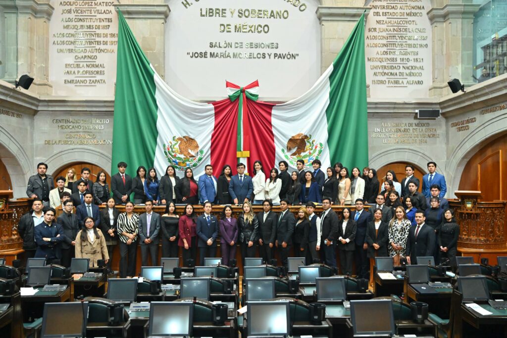 Promueve Emma Alvarez participación política de juventudes