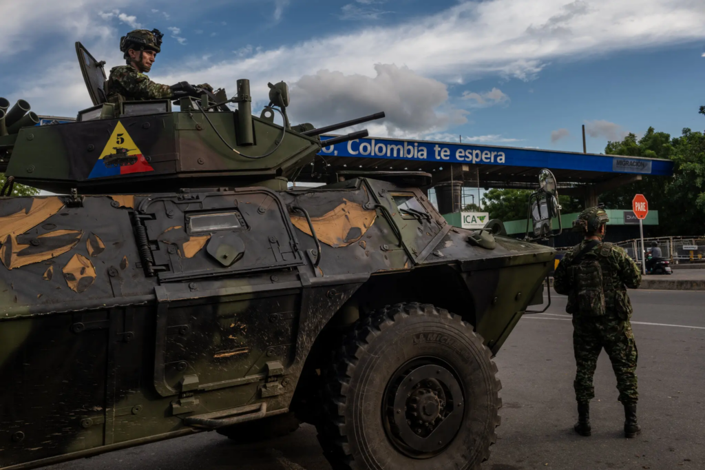 Petro aumenta la presión sobre los rebeldes acusados de narcotráfico