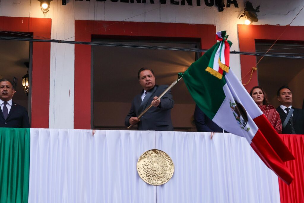 Alcalde de Toluca, Ricardo Moreno encabeza Grito de Independencia en La Maquinita y San Buenaventura