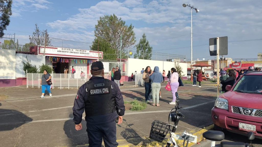 Refuerza Tecámac seguridad en escuelas con operativo permanente