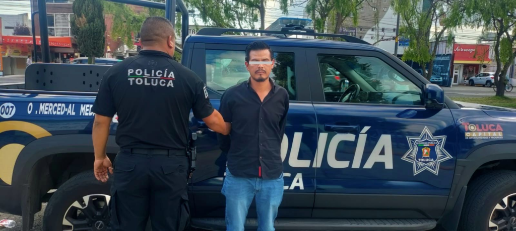 Cae presunto “motorratón” en Toluca tras denuncia ciudadana