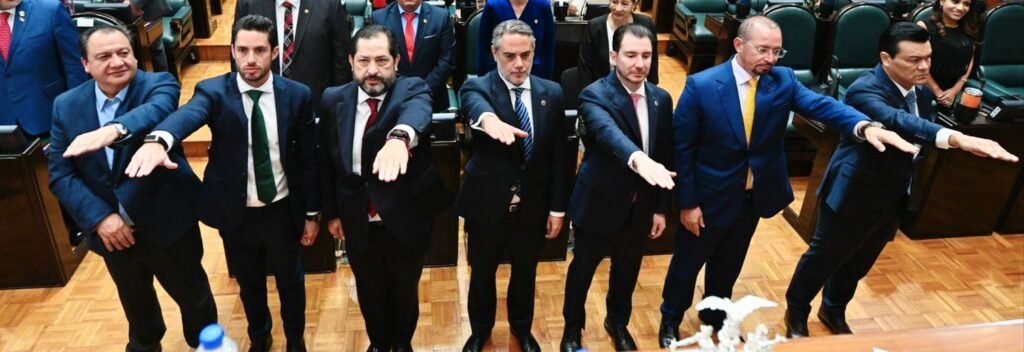 Se queda Francisco Vázquez al frente de la Jucopo en el segundo año de la LXII Legislatura del Edoméx