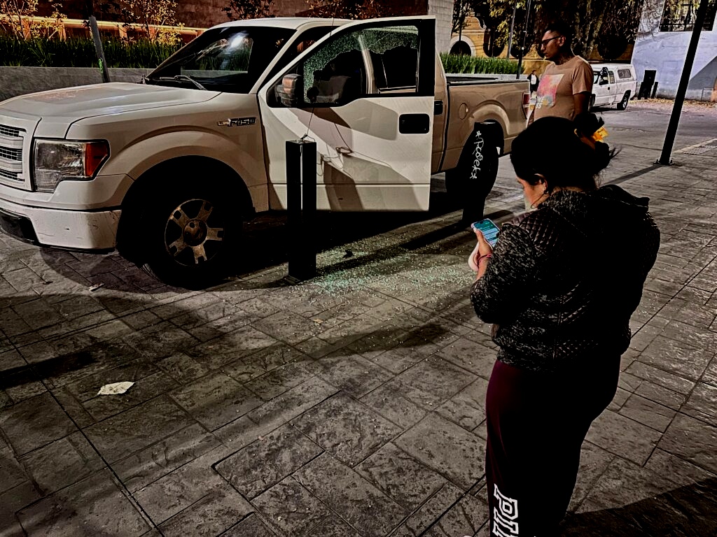 A balazos asaltan a familia en pleno centro de Toluca