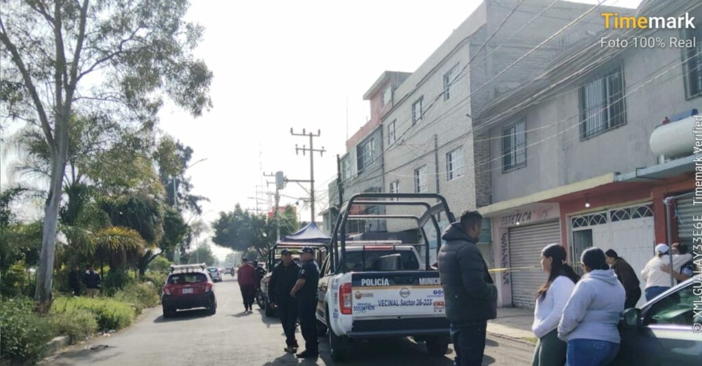Motociclista caza a un hombre para dispararle en la cara
