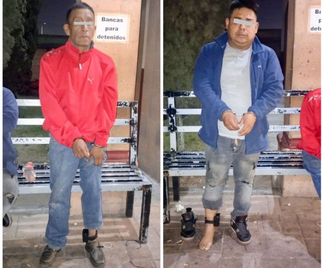 Caen sujetos por robo a transeúnte en Toluca, portaban brazalete electrónico