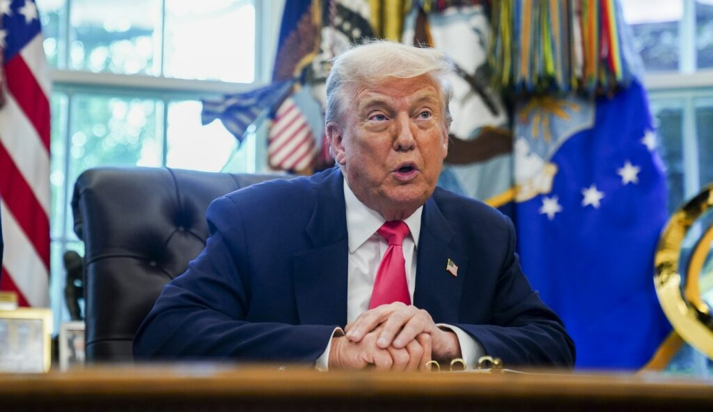 “México y Canadá hacen lo que decimos” para hacer seguras las fronteras: Trump