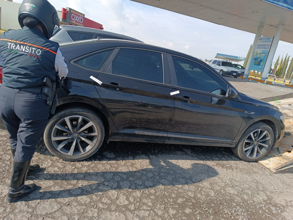 Retira Gobierno municipal 33 vehículos en operativo vial en Palmillas