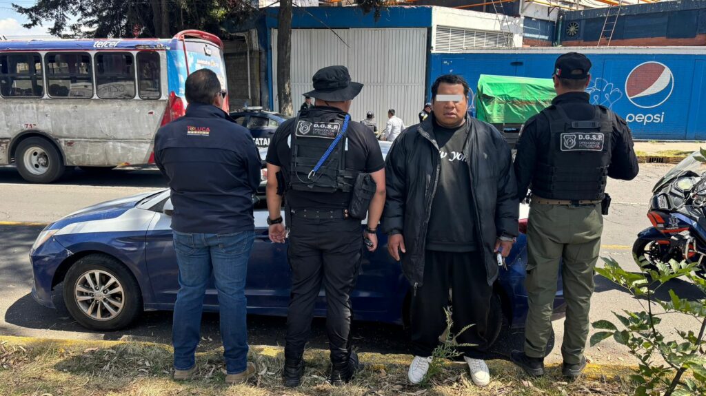 Detienen a dos en operativos de inspección en Toluca y aseguran tres motocicletas