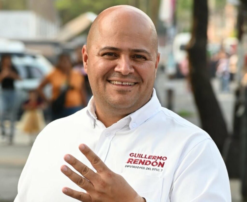 Diputado de morena promueve cárcel por cantar mal el himno nacional