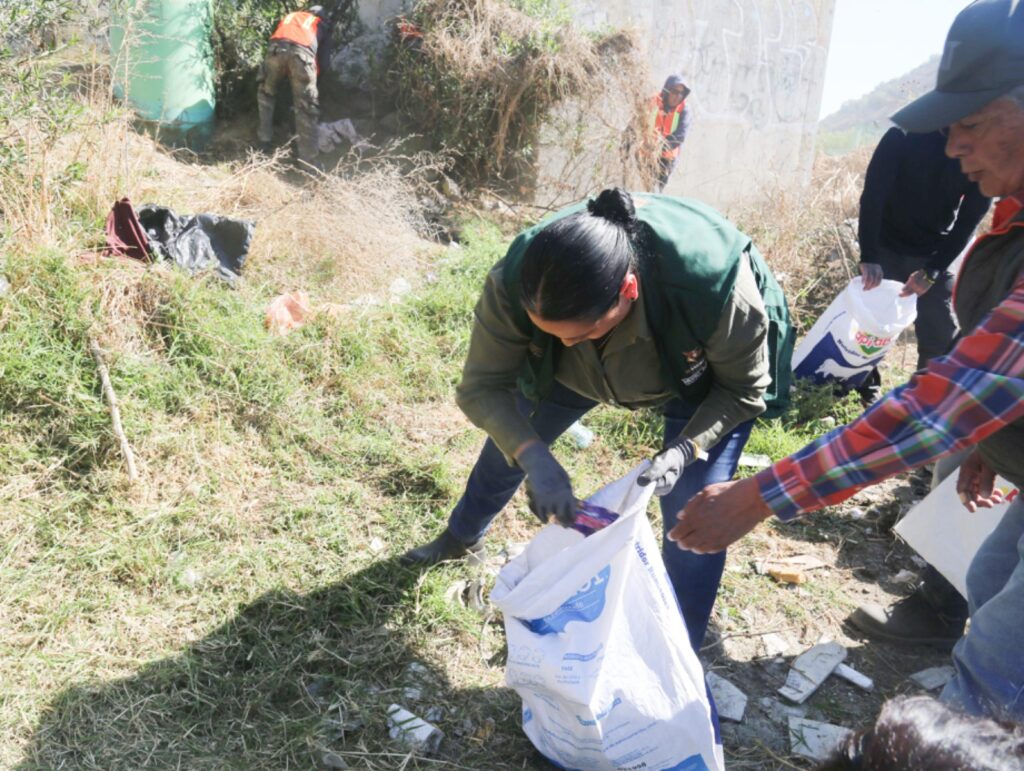 Limpian Lago de Xico; retiran más de 32 toneladas de basura