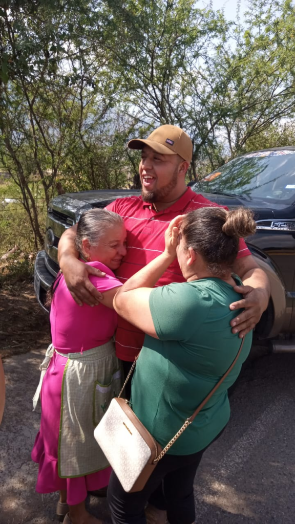 Caravana de paisanos mexiquenses viaja de EEUU a Luvianos para evitar asaltos y extorsiones en carretera