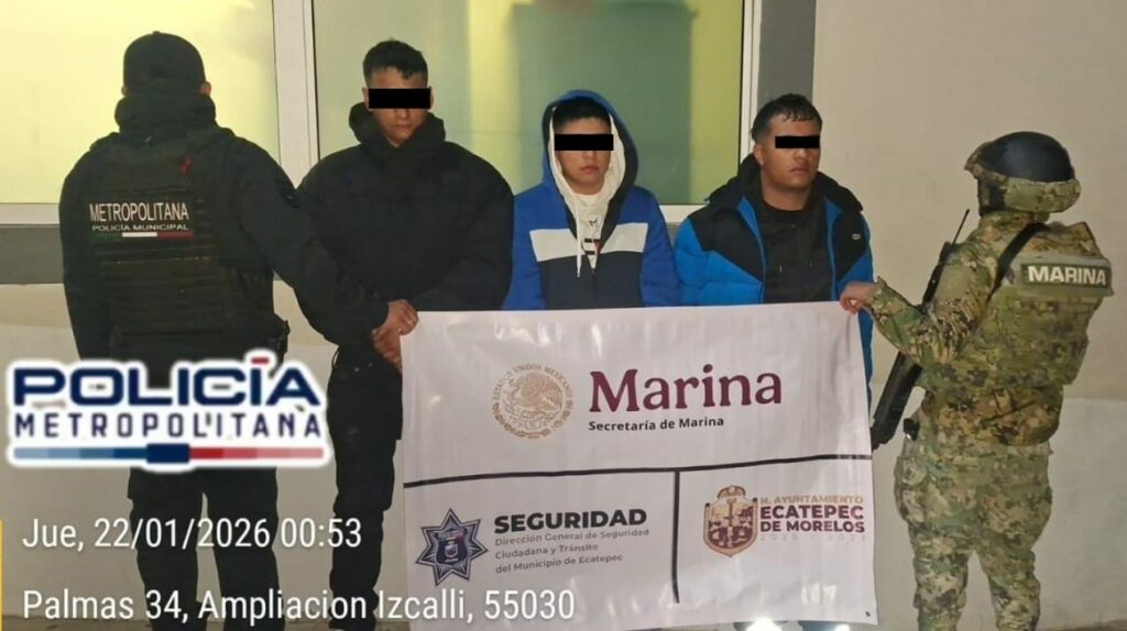Desmantelan call center dedicado a presuntas extorsiones en Ecatepec y detienen a tres con droga y armas