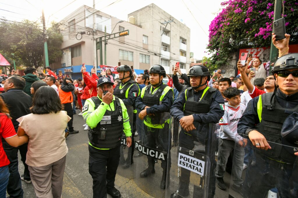 Despliegan operativo táctico para el encuentro de futbol Toluca vs Necaxa