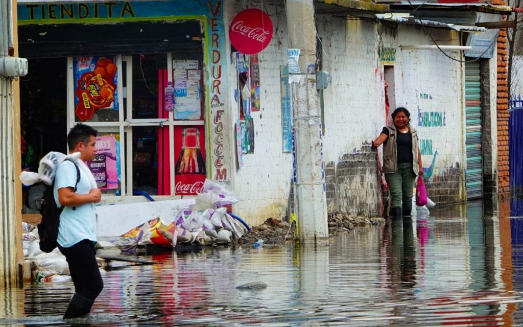 SEP suspende clases por las fuertes lluvias y el huracán Lorena en varios Estados