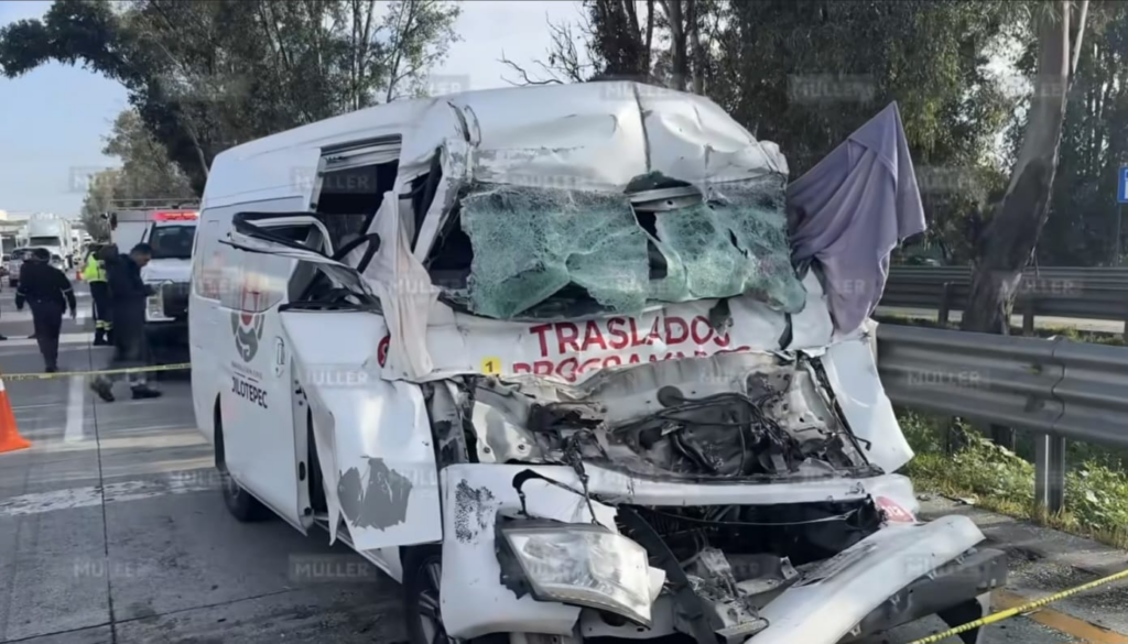 Ambulancia de Jilotepec choca en la México-Querétaro; hay dos muertos
