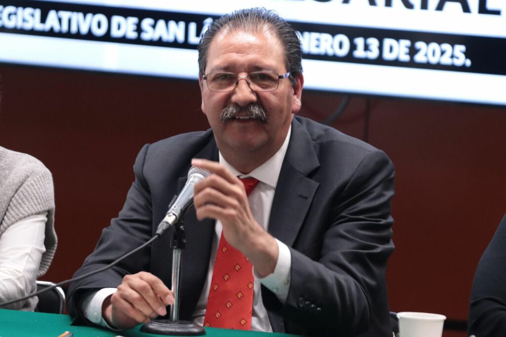 Falso que quiten empleos; EU fue construido por migrantes: Reginaldo Sandoval