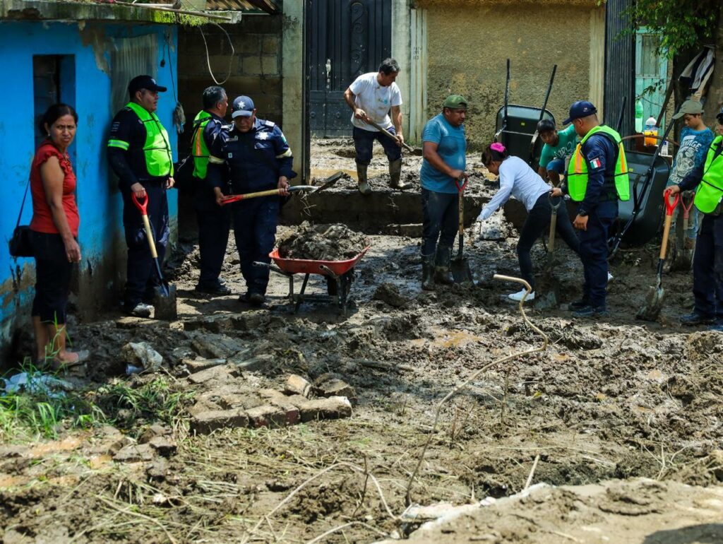 Tromba en Tejupilco causó daños en 166 viviendas, dos serán demolidas; en 350 sólo anegó patios