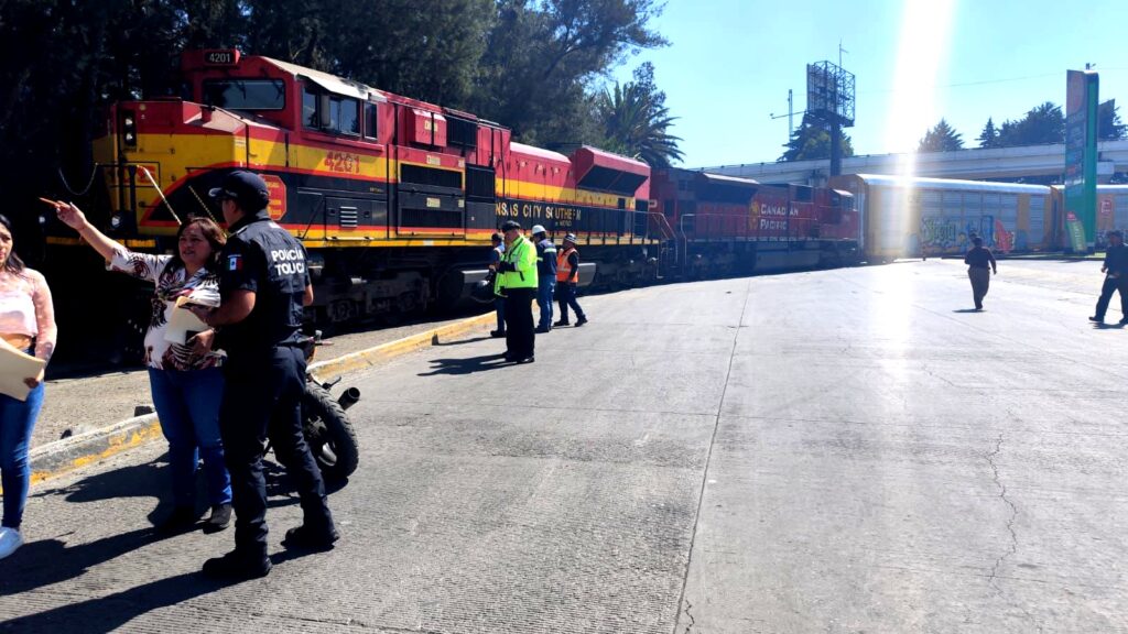 Se descarrila tren de carga en Toluca; policía municipal brinda apoyo vial
