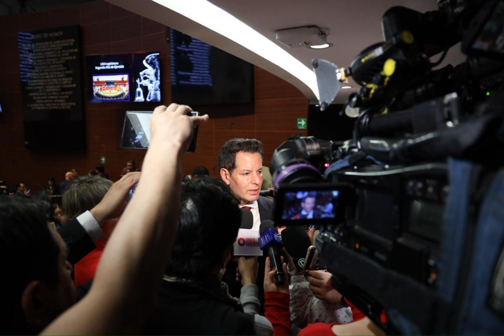 Murat destaca visión de política exterior tras reunión con Roberto Velasco