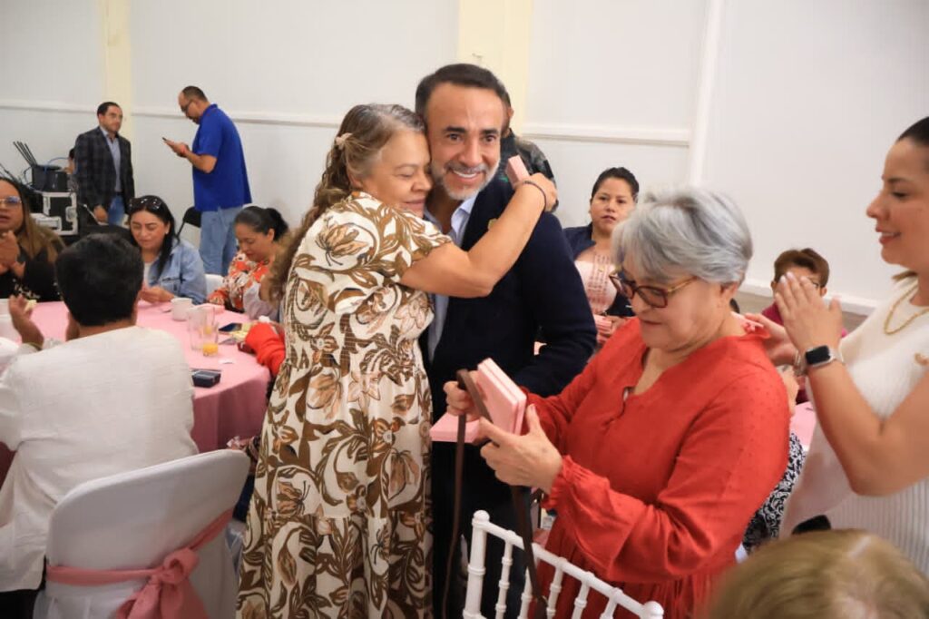 «Estamos cumpliendo la palabra empeñada»; anuncia Fernando Flores apertura de clínica de salud gratuita en Metepec