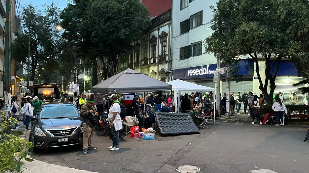 Trabajadores del Poder Judicial de la Federación bloquean accesos al Senado