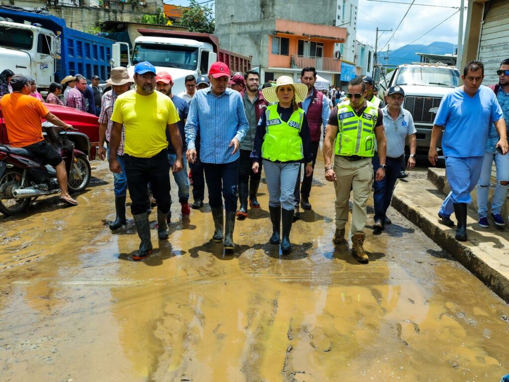 Tromba en Tejupilco causó daños en 150 viviendas; en 350 sólo anegó patios y jardines