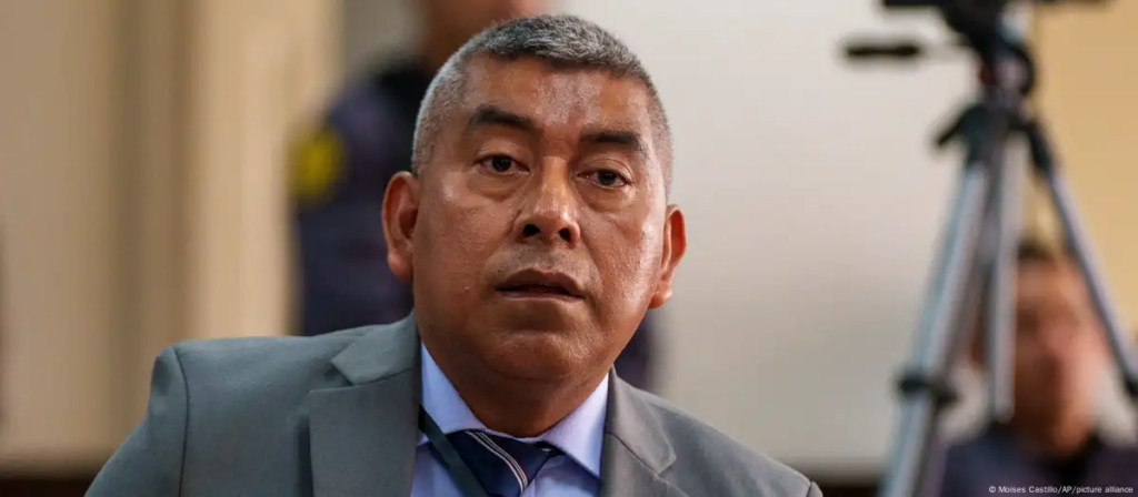 Indignación en Colombia por órdenes de arresto contra exministro de defensa