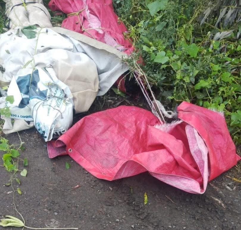 Macabro hallazgo de dos cuerpos encostalados en Chalco