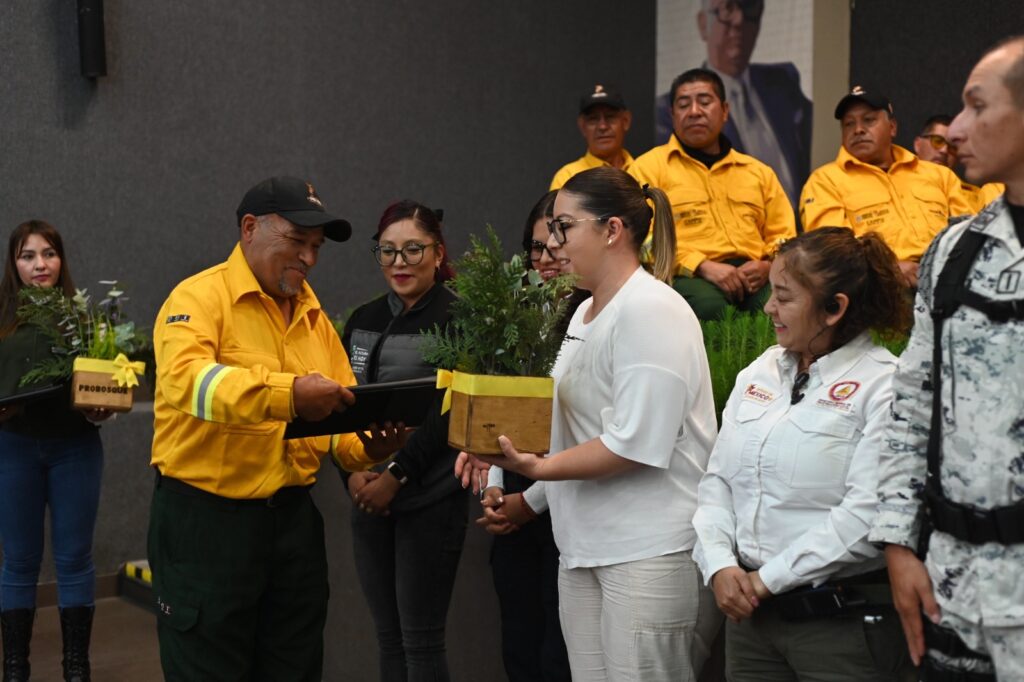 Homenajean a brigadistas en el Día Internacional del Combatiente de Incendios Forestales