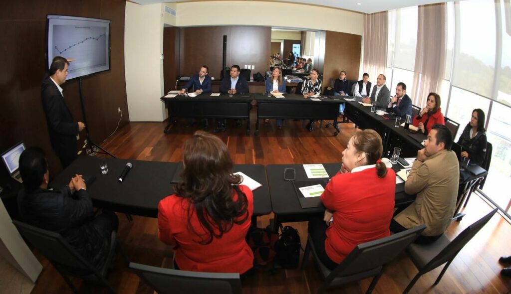 Se preparan diputados y diputadas del PRI para la LXII Legislatura local