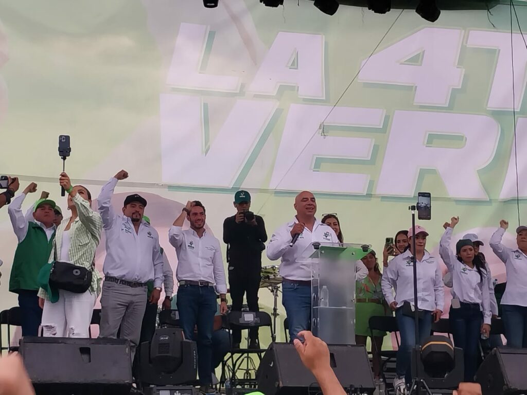 Presunto grupo de Choque llega a provocar a simpatizantes en evento del PVEM en Chalco