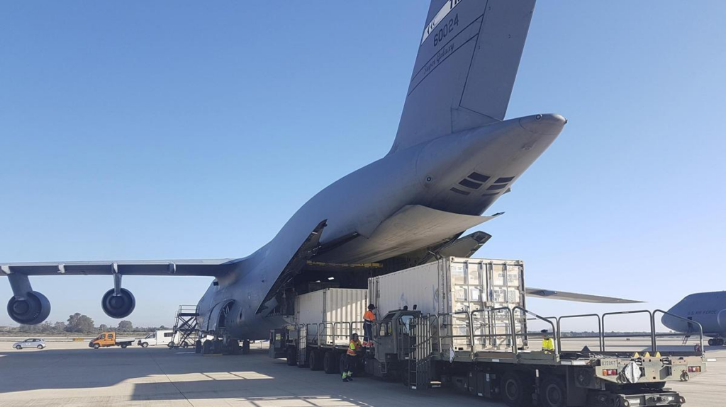Cierran espacio aéreo a aviones de EU que van a Irán en continente europeo