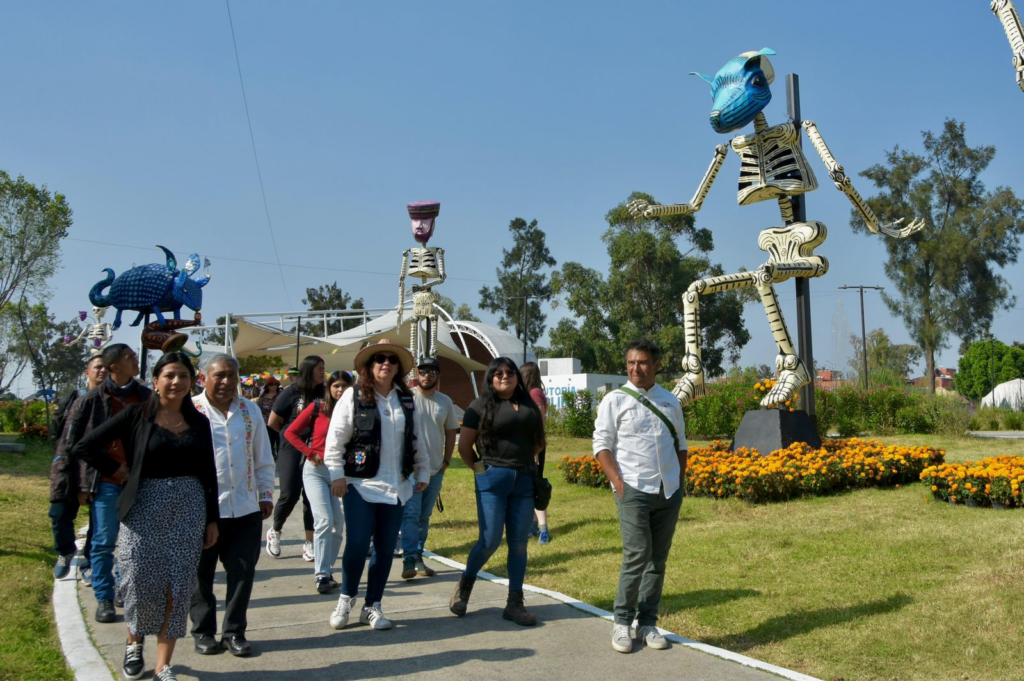 Exhibición de calaveras monumentales llena de arte y tradición en la CDMX