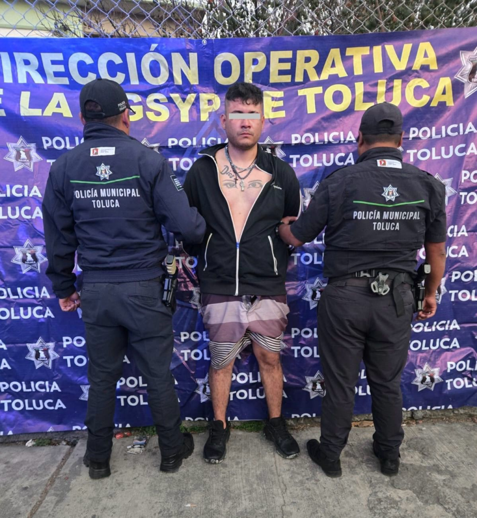 Detienen en Toluca a dos hombres por presuntos delitos de robo con violencia y posesión de marihuana
