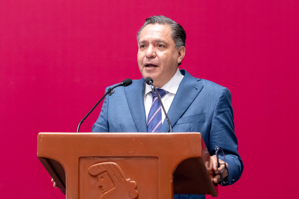 Liquida Ricardo Moreno en tiempo récord adeudo histórico de Toluca con ISSEMYM