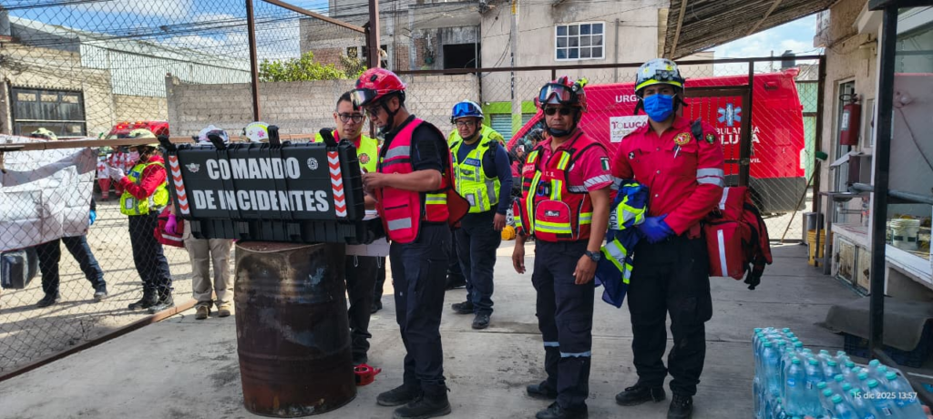 Por desplome de aeronave, ofrecen cuerpos de emergencia de Toluca su apoyo