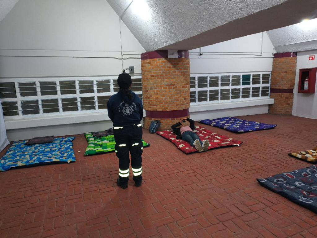 Por ola de frío gobierno de Toluca ofrece albergue nocturno a personas en situación de calle